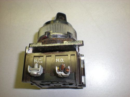 Cutler-Hammer 2-Position Selector Switch - (1) NC - (1) NO - 600V