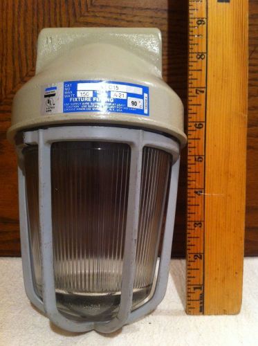 Crouse Hinds Industrial Cage Globe VDC12 Light 150W A-21