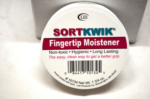x1 FINGERTIP MOISTENER Lee SORTKWIK 1.75oz Nontoxic Odorless Non-greasy (BIN10)