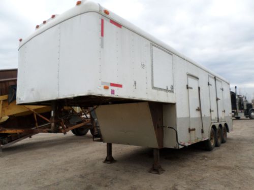 2003 inte tri axle enclosed trailer for sale