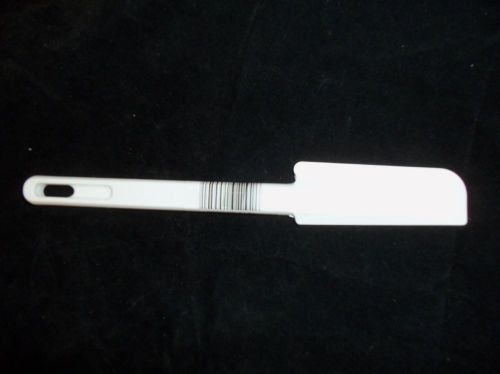 RUBBERMAID COMMERCIAL 9&#034; SPATULA ICING OR JAR SCRAPER NEW 1913 WHITE