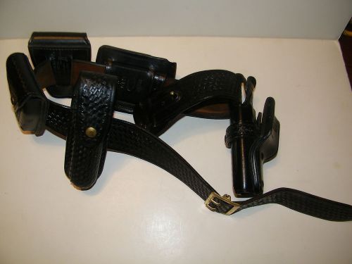 Bianchi Black Leather  Size 40 Police Duty Belt Safariland Attachments