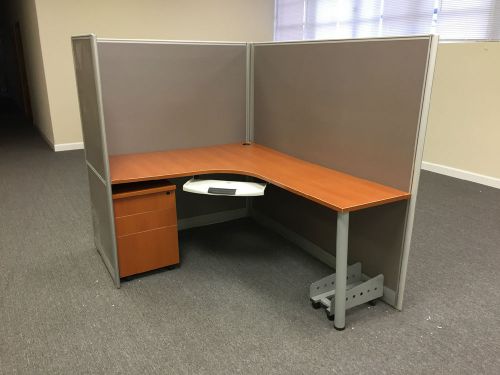 Cubicle 18 sets 55&#034;W x 72’’L and 63&#034;H Office Work Station Band new ALUMINUM