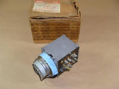 NEW HONEYWELL 137048 MODEL M300 ELECTRONIC AIR CLEANER TIMER MOTOR 120/240 VAC