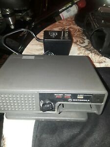 Motorola Nrn4985b amplified chargers lot of 2 w/power supplies
