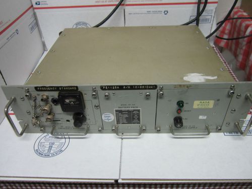 VINTAGE FE-1125A ULTRA STABLE QUARTZ OSCILLATOR 5 MHz Ex NASA FREQUENCY STANDARD