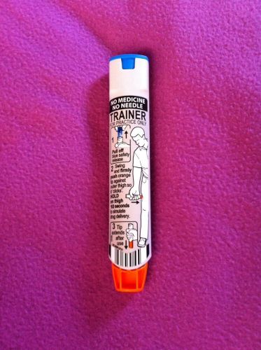 NEW EPIPEN EPI PEN EPINEPHRINE REUSEABLE TRAINER CPR FIRST AID TRAINING DEVICE