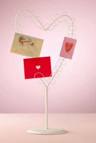 HEART SHAPED WIRE CARD HOLDER&gt; HOLDS MULTIPLE CARDS NEW TAG LTD