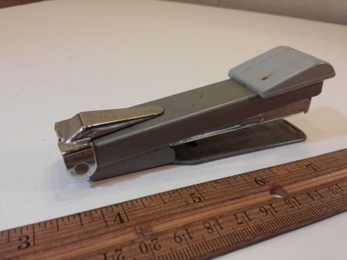 Vintage BOSTICH B8 stapler staples b-8 old handheld small crown arched