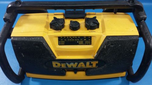 Dewalt DW911 Job / Worksite Radio &amp; Battery Charger
