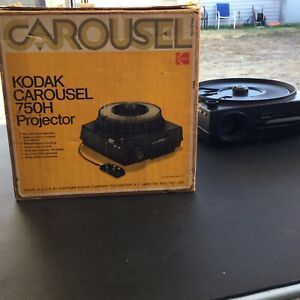 Kodak 750H Carousel Projector - Black