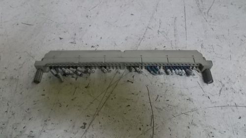 SIEMENS 400-33-7-10 CONNECTOR FRONT *USED*