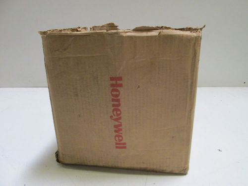 HONEYWELL ACTIONATOR MOTOR  (BOX AS PICTURED) M740 A 1079 *NEW IN BOX*