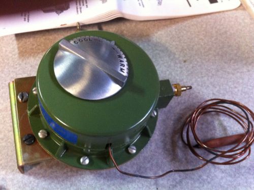 Johnson Controls T-3300-2 Thermostat, Remote Bulb Element, dual temp, dual press