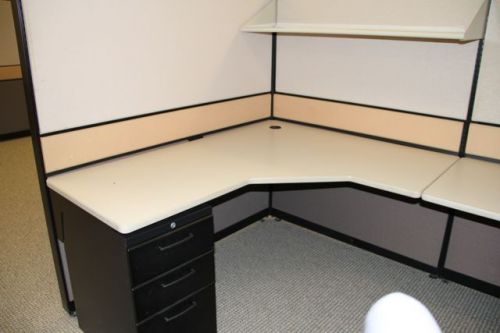 Teknion tos work stations 8&#039;x8&#039;x64 pre-owned, with pedestal and flipper door for sale