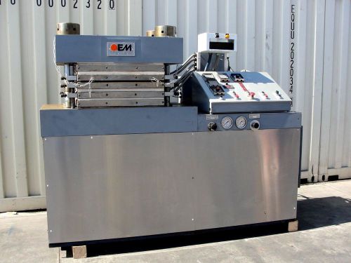 OEM 200TON OEM FOUR POST COMPRESSION MOLDING PRESS COMPOSITE AND RUBBER (OC528)