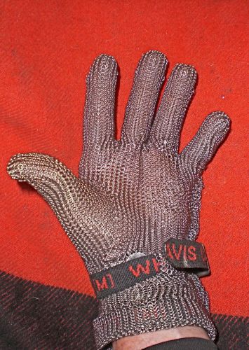 WHITING AND DAVIS MEDIUM SIZED PROTECTIVE GLOVE ,MEAT CUTTING/GRINDING.NR.