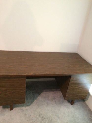 Laminate Office Desk - 60&#034; long x 30&#034; Deep x 28&#034; Tall - Local Pick Up Only