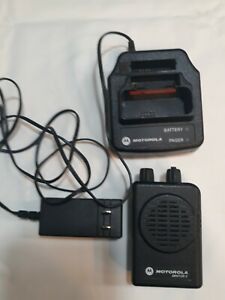 Motorola Minitor V Pager With Charger And Charger Base