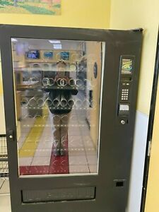 CRANE - 2011 Fusion 751 vending machine