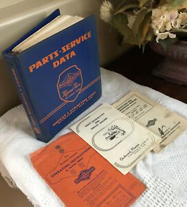 Vintage Briggs &amp; Stratton Service And Illustrated Parts Binder With Manuals