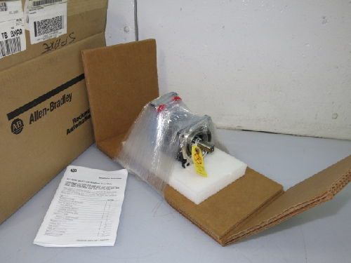 Allen bradley mpl-a310p-mj22aa kinetix ac servo motor, .73 kw for sale