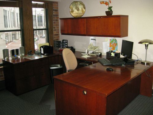 U Shape 6&#039; x 9&#039;  Executive Office Desk Set - Used - VGC - Local Pick-up Only