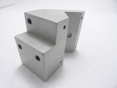 91388 New-No Box, Tipper Tie 1041801 Roller Mounting Block