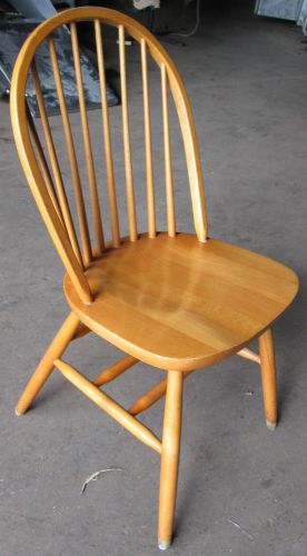 8  MAPLE WOODEN WINDSOR SPINDLEBACK CHAIRS RESTAURANT CAFE  CHAIRS