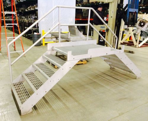 Aluminum crossover ladder w/ 36&#034;w x 50&#034;l x 34.5&#034;high inspection platform for sale