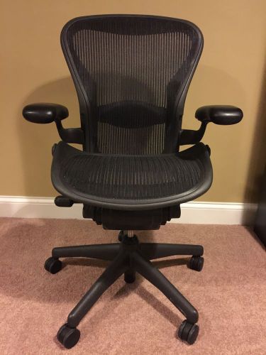 Herman Miller Aeron Chair Size B Medium Baisc Carbon Graphite Frame