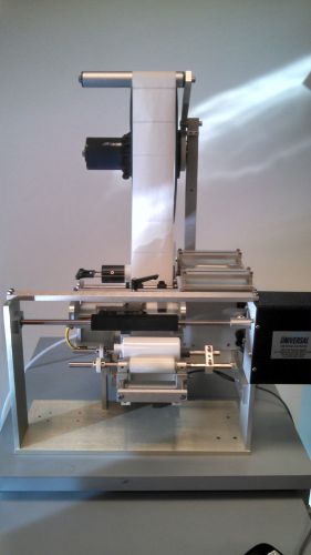 Universal R-310 round product labeler