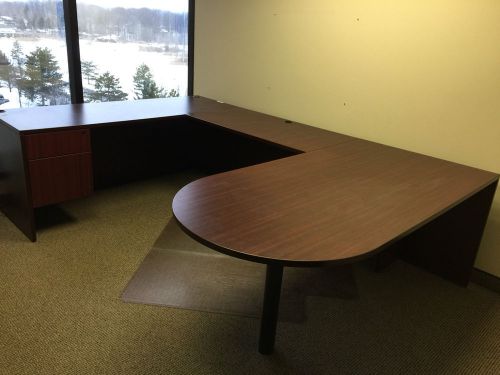 LEFT HAND EXECUTIVE U-SHAPE DESK by MARQUIS OFFICE FURN in MAHOGANY LAMINATE