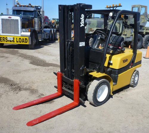 5000lb capacity Yale forklift, pneumatic tire, low hrs, gas engine, 2010 model!