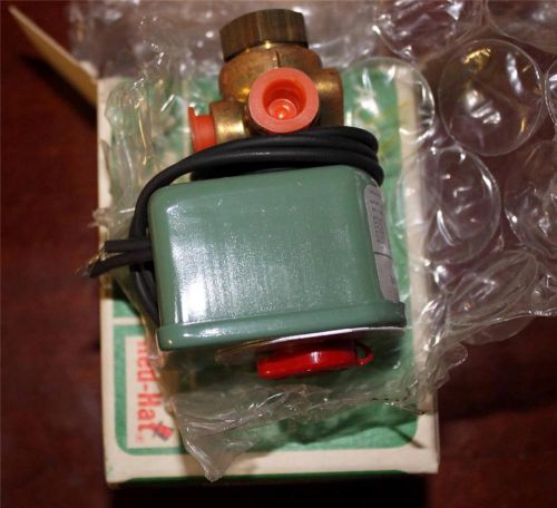 ASCO RED HAT 8320A31 SOLENOID VALVE  NEW IN BOX