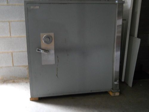 Jewelers Safe  Large and heavy UL Underwriter Lab in a fair condition