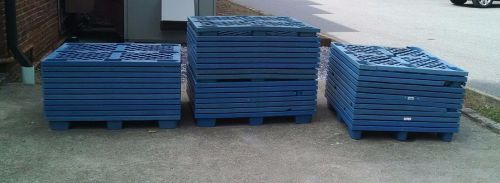 Lot of 40 blue plastic pallets for sale