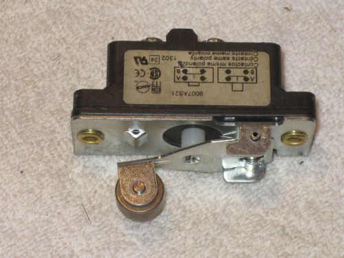 Square D 9007-AB-21 Snap switch with roller lever 9007AB21