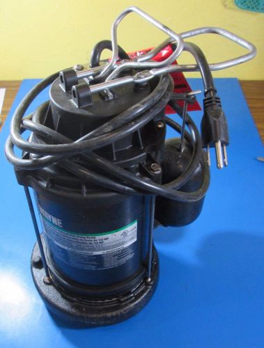 Wayne cast iron sumbersible 4200 gph 1/2 hp verticle float sump pump cdu800 for sale