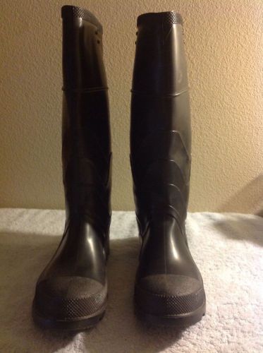 Onguard Industries black&#034;steel toe&#034; Mens rubber boots US size 6M