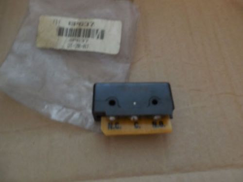 NEW MICROSWITCH DT-2R-A7MS25008-1 LIMIT SWITCH 10A 250V DT-2R-A7 6P637