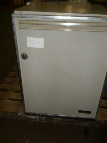 MIDMARK UNDERCOUNTER LAB REFRIGERATOR - TESTED AT 34 DEGREES