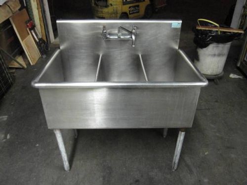 Stainless steel 3 top bay sink w/faucets 39&#034;wx 24&#034;d x 42&#034;h-advance tabco for sale