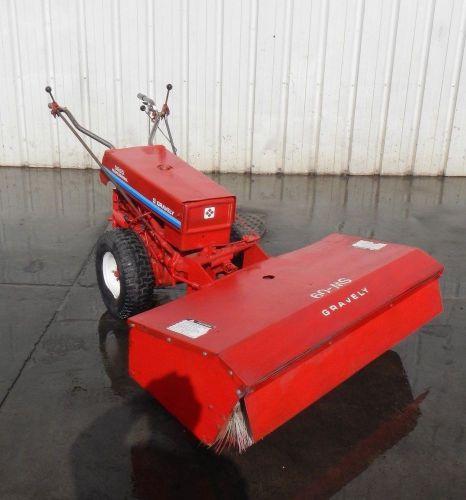 GRAVELY 5665 GRAVELY TRACTOR w 60-MS BROOM AND SNOW PLOW