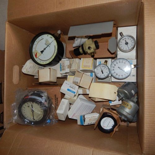 f047) Lot of 14 Pressure Gauges and Parts