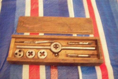 VINTAGE  SCREW PLATE TAP AND DIE SET WITH WOOD CONVER CIRCA 1940&#039;S