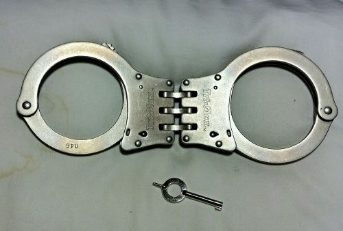 CTS Thompson Tri Max hinged handcuffs