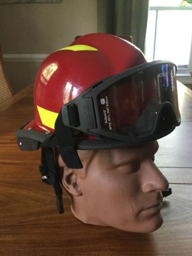 BULLARD USRX HELMET RED Fire and Rescue Helmet, Red, Modern
