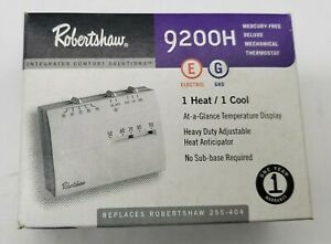 Lot of Two RobertShaw 9200 H Thermostats Hot Cold Electric Gas - Ships FREE