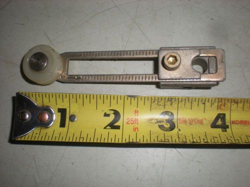 Limit Switch Lever Arm with 3/4&#034; Dia. Roller and Hub for 5/16&#034; Shaft - No Bolt